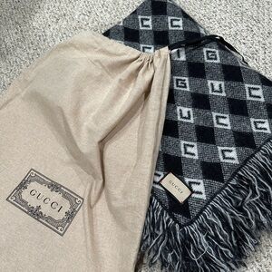 Gucci Wool Logo Throw Blanket-Black Gray Checkered Fringe -Authentic w/ Dust Bag